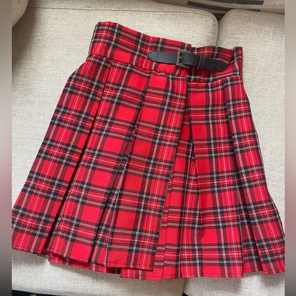 DEANDRI, red tartain skirt, size XS